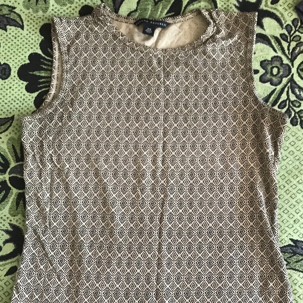 Banana Republic Black and Taupe Geometric Pattern Print Top Size XS